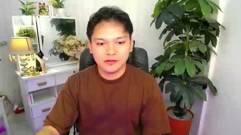 Snapshot of asian_handsomexx chatting on November 5, 2025, 12:27 pm asian_handsomexx online show from November 5, 2025, 12:27 pm