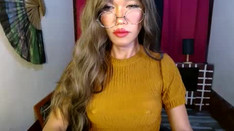 Snapshot of asian_petit19 chatting on December 4, 2024, 6:28 pm Lovely online show from December 4, 2024, 6:28 pm