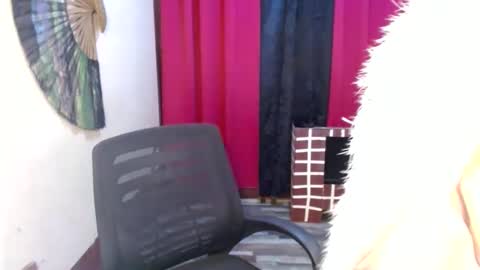 Snapshot of asian_petit19 chatting on January 27, 2025, 3:15 am Lovely online show from January 27, 2025, 3:15 am