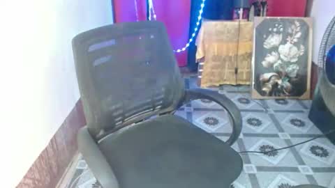 Snapshot of asian_pretty143 chatting on September 24, 2025, 5:00 am asian_pretty143 online show from September 24, 2025, 5:00 am