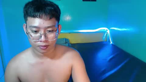 asian_walker online show from May 6, 2026, 11:26 am