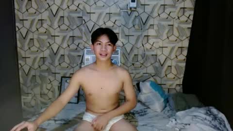 Snapshot of asian_wayne chatting on December 4, 2024, 4:16 pm wayne online show from December 4, 2024, 4:16 pm