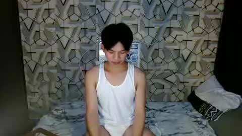 Snapshot of asian_wayne chatting on December 9, 2024, 8:00 am wayne online show from December 9, 2024, 8:00 am