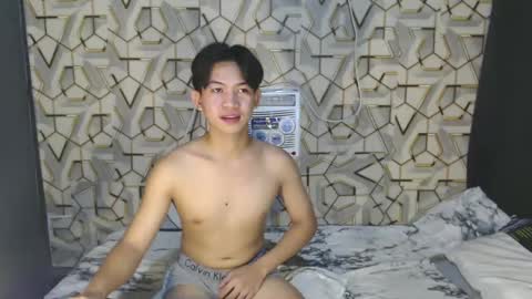 Snapshot of asian_wayne chatting on December 11, 2024, 7:31 am wayne online show from December 11, 2024, 7:31 am