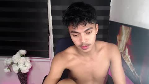 Snapshot of asianboyhunt chatting on February 6, 2025, 12:11 am Fev online show from February 6, 2025, 12:11 am