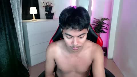 Snapshot of asianboyhunt chatting on November 7, 2025, 6:41 pm Fev online show from November 7, 2025, 6:41 pm