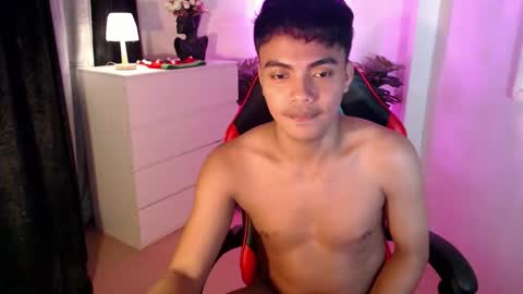 Snapshot of asianboyhunt chatting on December 3, 2025, 1:57 am Fev online show from December 3, 2025, 1:57 am