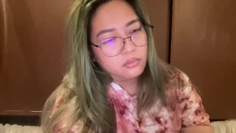 Curvy online show from June 19, 2026, 3:05 pm
