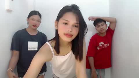   online show from March 6, 2025, 8:19 am