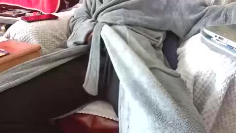 Snapshot of asianlooker chatting on February 11, 2026, 12:43 pm John online show from February 11, 2026, 12:43 pm