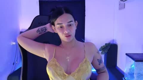 Snapshot of asianmarkxxx69 chatting on December 2, 2025, 9:25 am Mark online show from December 2, 2025, 9:25 am