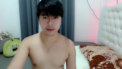 Snapshot of asianroy_x chatting on January 18, 2025, 3:38 pm Roy online show from January 18, 2025, 3:38 pm