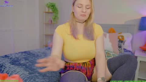 Asiri   pronounced Ah-siri Please no nicknames   3 online show from April 2, 2026, 4:04 pm