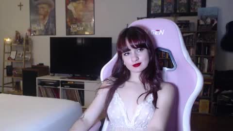 Snapshot of askalice1 chatting on January 11, 2025, 11:35 pm Alice online show from January 11, 2025, 11:35 pm