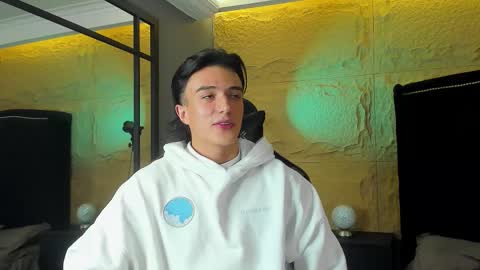 Aslan  online show from January 12, 2026, 3:56 am