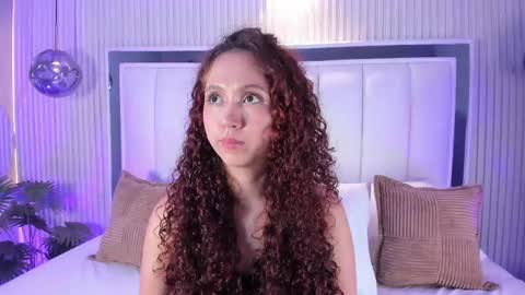 A S L Y   S A N D E R online show from November 11, 2025, 4:45 am