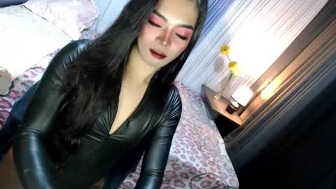 Margaux Miller online show from February 16, 2025, 5:48 pm