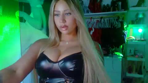 iwantaspen online show from January 11, 2025, 2:09 am