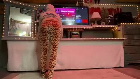 Snapshot of ass_so_sweet chatting on February 3, 2026, 7:02 am SIR WILLIAM online show from February 3, 2026, 7:02 am