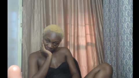 Assy girl25 online show from May 21, 2026, 7:04 am