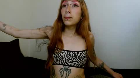 Snapshot of asterothxznikki chatting on November 18, 2025, 1:15 pm Asterothxznikki online show from November 18, 2025, 1:15 pm