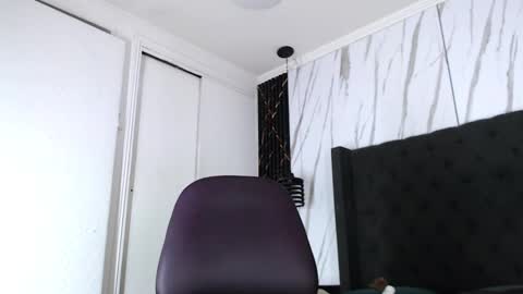 Aston  online show from October 3, 2025, 5:15 am