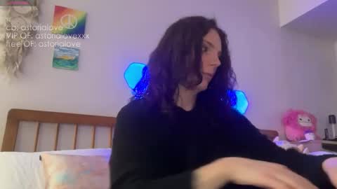 AstoriaLove online show from March 4, 2026, 3:12 am