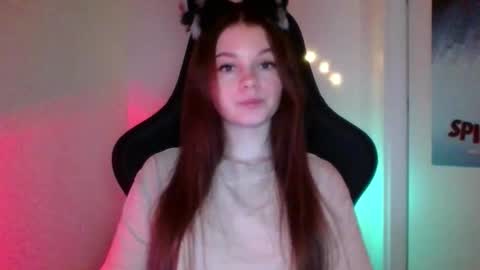 astradream_ online show from November 6, 2025, 9:48 pm