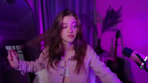 Snapshot of astramist chatting on September 22, 2025, 1:24 pm astramist online show from September 22, 2025, 1:24 pm