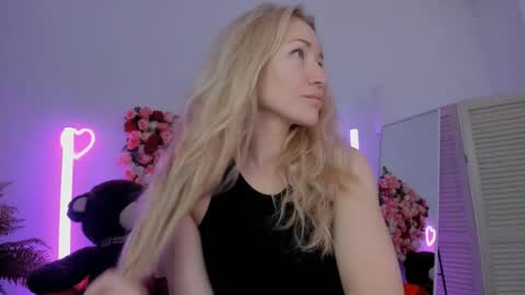 astramonroe online show from June 4, 2026, 7:25 am