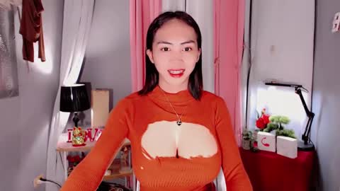 Snapshot of astrid_khalifa chatting on January 4, 2025, 7:45 am Astrid online show from January 4, 2025, 7:45 am