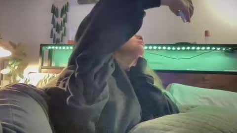 Snapshot of astro_n_tatiana chatting on November 17, 2025, 4:40 am astro_n_tatiana online show from November 17, 2025, 4:40 am