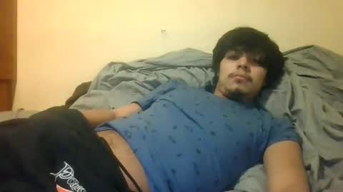 astroluis22mi online show from April 5, 2026, 4:09 am