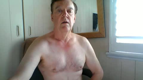 Snapshot of astute008 chatting on June 14, 2026, 11:29 pm astute008 online show from June 14, 2026, 11:29 pm
