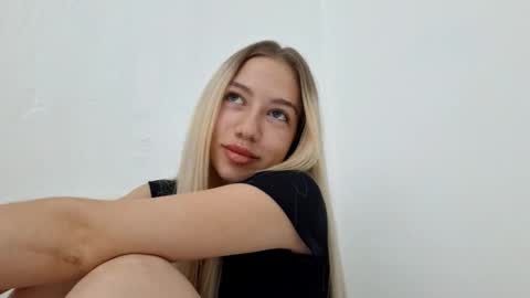 Diana online show from November 1, 2025, 8:27 am