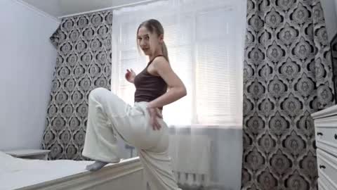 Diana online show from November 2, 2025, 2:19 pm