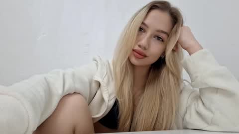 Diana online show from November 11, 2025, 3:56 pm