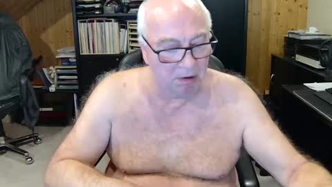 asusandy online show from January 14, 2025, 10:44 pm