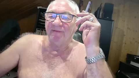 asusandy online show from January 7, 2026, 12:13 am