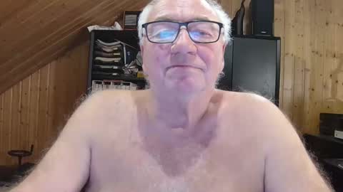 asusandy online show from February 1, 2026, 4:49 pm