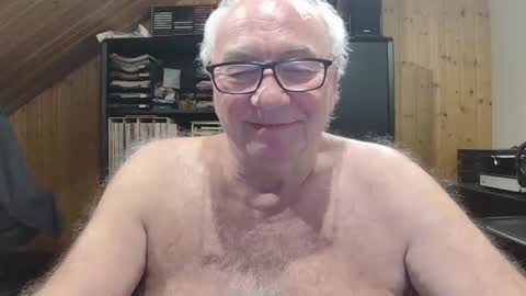 asusandy online show from February 10, 2026, 12:15 am