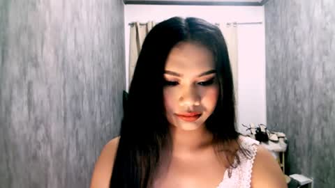 atashakendall online show from April 18, 2026, 2:21 pm