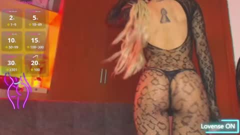 atenea_fit online show from April 18, 2026, 1:48 pm