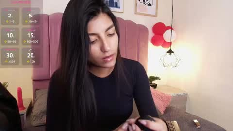 ateneaaa_ online show from April 9, 2026, 8:47 pm