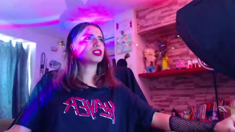 Snapshot of ateneasairce chatting on February 11, 2025, 4:24 pm Atenea online show from February 11, 2025, 4:24 pm