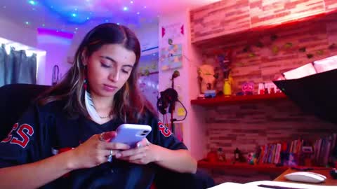 Snapshot of ateneasairce chatting on March 3, 2025, 2:37 pm Atenea online show from March 3, 2025, 2:37 pm