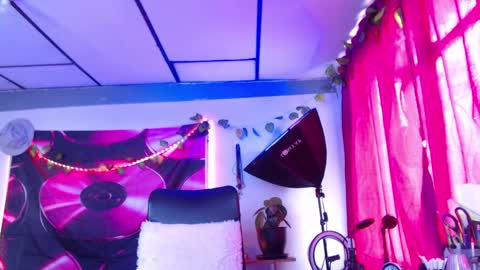 Snapshot of ateneasairce chatting on September 16, 2025, 2:18 pm Atenea online show from September 16, 2025, 2:18 pm