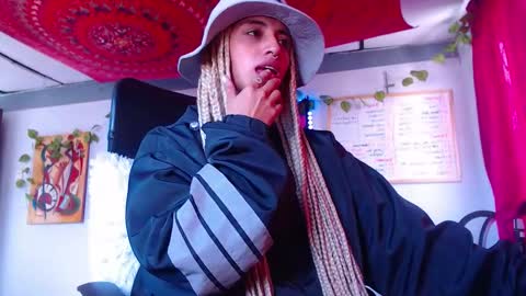 Snapshot of ateneasairce chatting on October 22, 2025, 1:33 pm Atenea online show from October 22, 2025, 1:33 pm