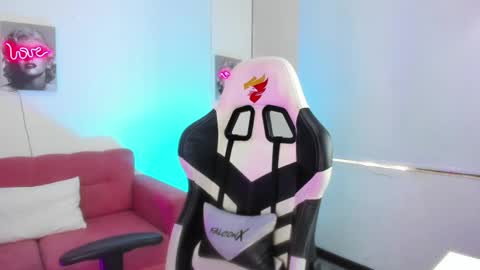 atheneaa_as online show from June 4, 2026, 8:59 pm