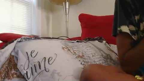 Snapshot of atirahcali chatting on October 12, 2025, 1:32 pm AtirahCali online show from October 12, 2025, 1:32 pm